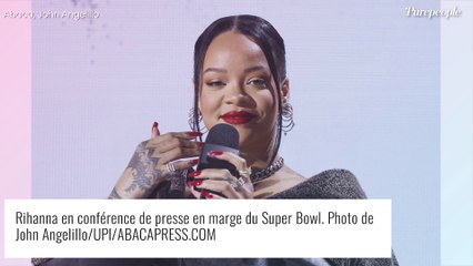 Rihanna : Veste en fourrure et jupe serpent, look sexy et original en marge du Super Bowl, le ton est donné