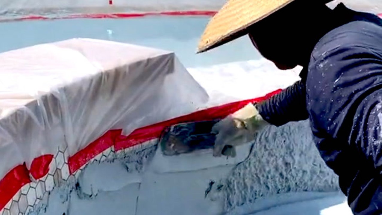 How outdoor pools are built