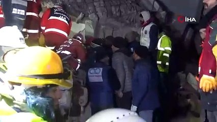 63 yaşındaki Asiye teyze 91 saat sonra kurtarıldı!
