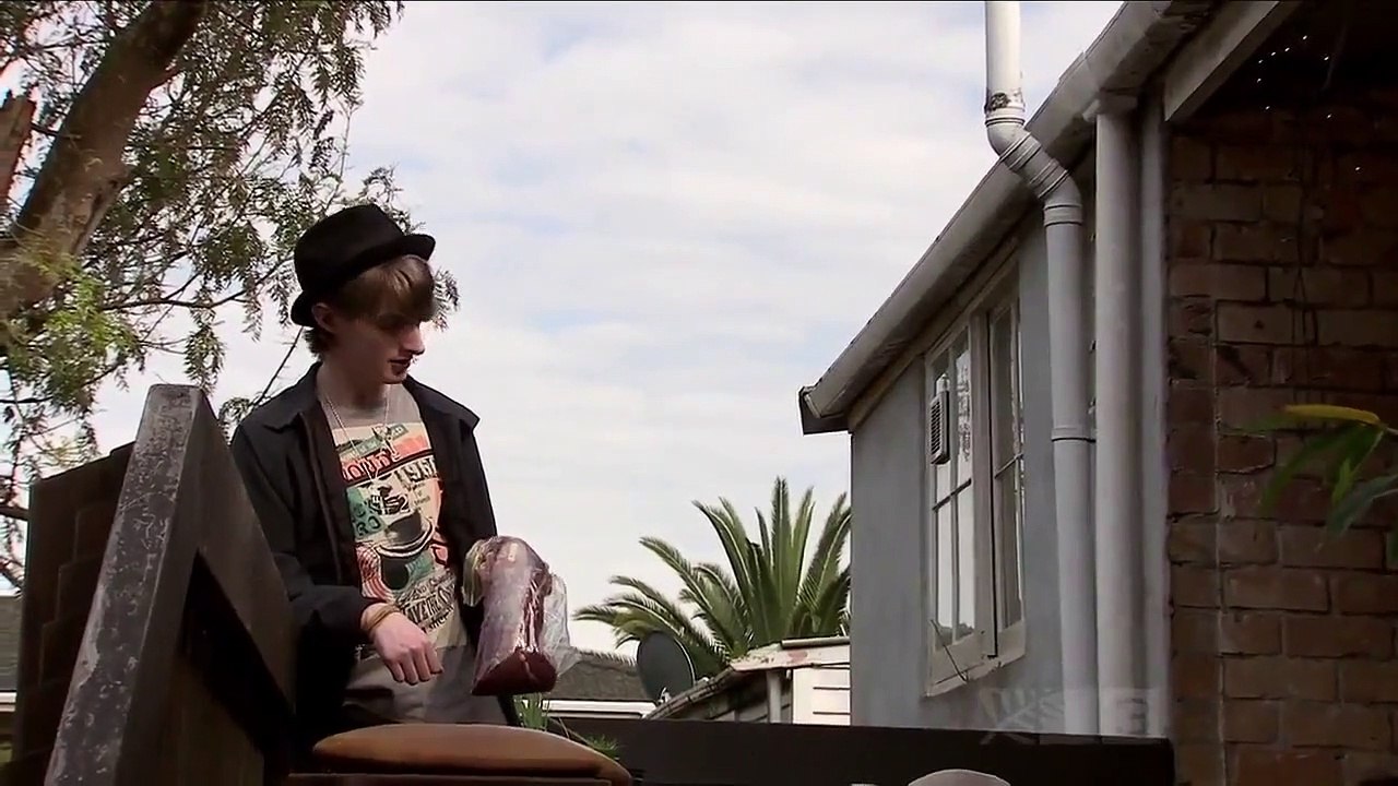 The Almighty Johnsons - Se1 - Ep09 - Hunting Reindeer on Slippery Rocks HD Watch