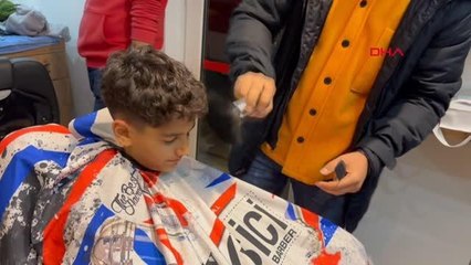 BERBERLER DEPREMZEDE ÇOCUKLARI TIRAŞ ETTİ