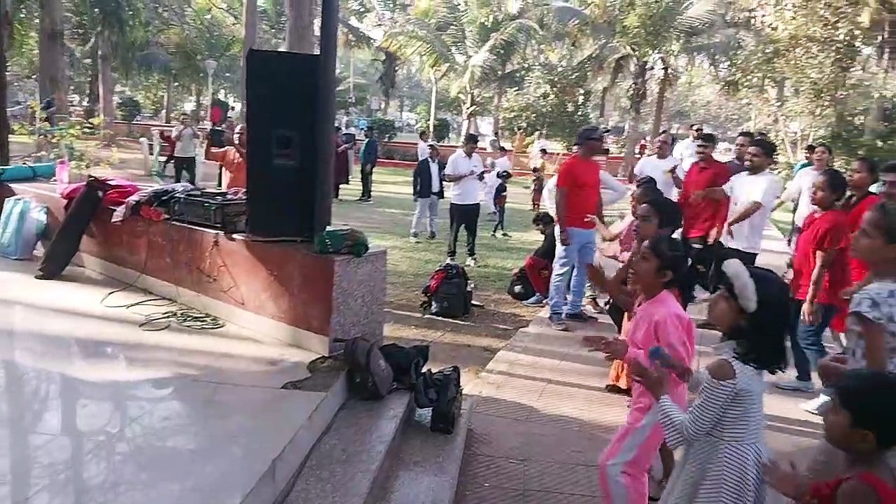 ‘हमराह’ में योगा और व्यायाम कराया गया, कराते के गुर भी सिखाए गए