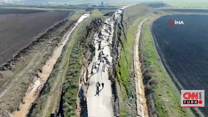 Depremin merkezinden korkunç görüntü: Yol yarıldı, devasa çatlaklar oluştu