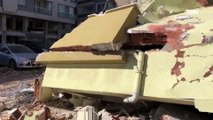 تواصل عمليات رفع الأنقاض وانتشال ضحايا الزلزال في تركيا