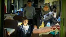 [영상] 튀르키예·시리아 지진 구조 현장, 추위 속 피난민들 / YTN