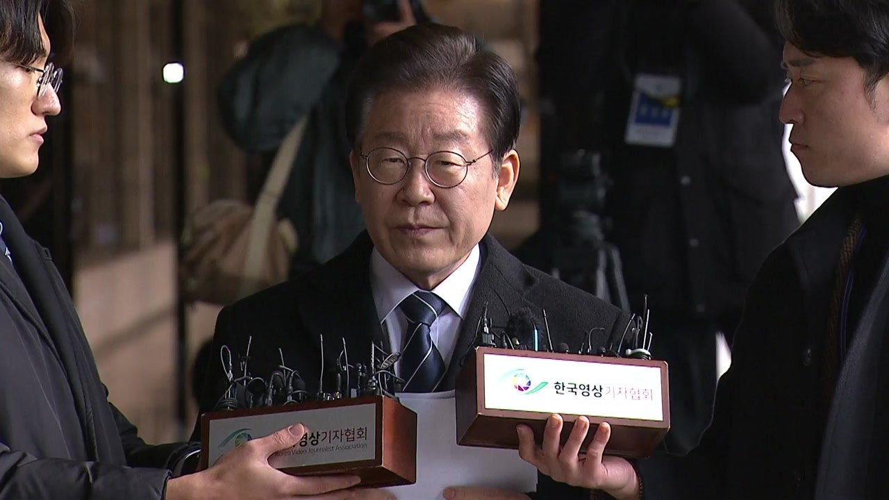 [뉴스앤이슈] 이재명 세번째 檢 출석...野 '김건희 특검' 드라이브 강공 / YTN