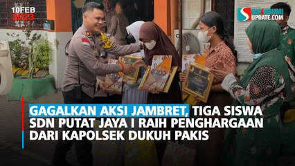 Gagalkan Aksi Jambret, Tiga Siswa SDN Putat Jaya I Raih Penghargaan dari Kapolsek Dukuh Pakis