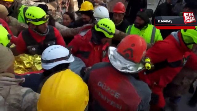 Elbistan'da bir genç depremden 102 saat sonra enkazdan kurtarıldı