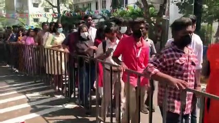 वैष्णव बाजार के पहले दिन उमड़े हजारों छात्र