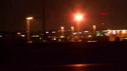 İSTANBUL-KAHRAMANMARAŞ'TAN 107 DEPREMZEDE ASKERİ KARGO UÇAĞI İLE İSTANBUL'A GETİRİLDİ