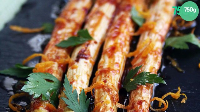 Asperges laquées au vinaigre à la pulpe de tomates, orange et miel