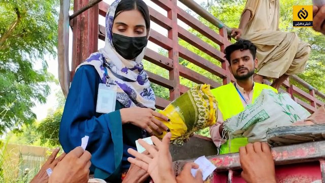 13 Saal Ki umar Sy Be sahara logon ki madad krny wali jawan Larki __ Daily Dharti