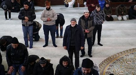 Cuma namazı kılınırken deprem oldu