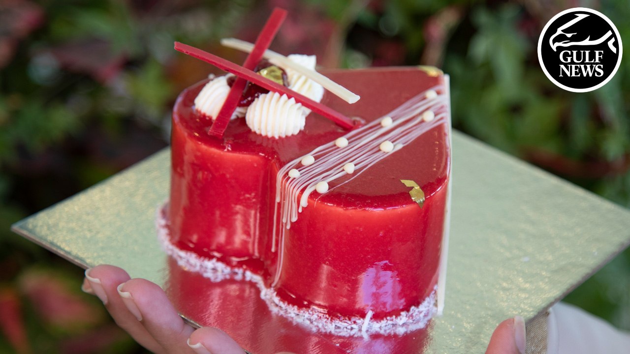 Vanilla mousse and raspberry cake