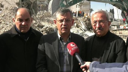 Özgür Özel, Fuat Oktay'a Osmaniye'den Yanıt Verdi: "Koordinasyonsuzluğun Üstüne Bir de Duyarsızlığı Eklemeyin"