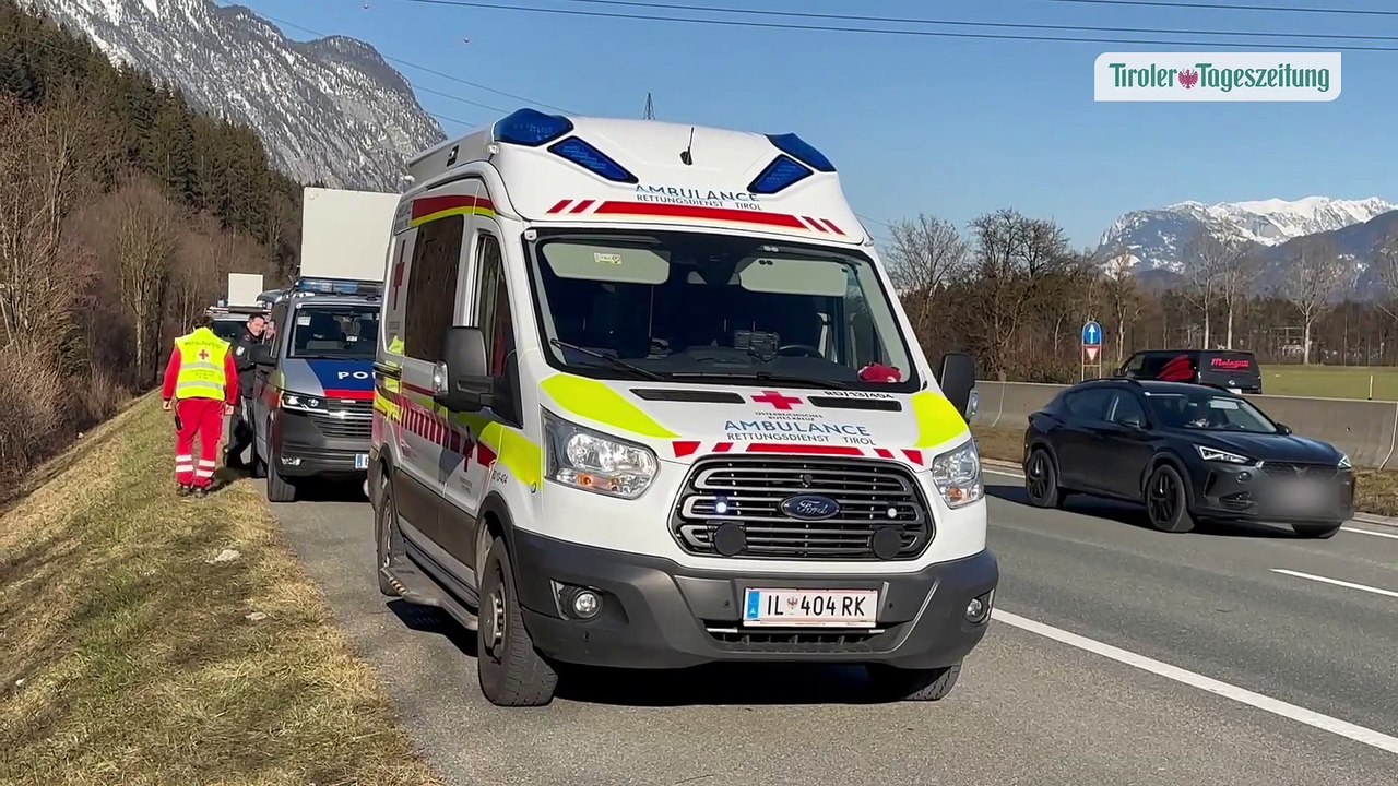 Auto kam auf Inntalautobahn von Fahrbahn ab: