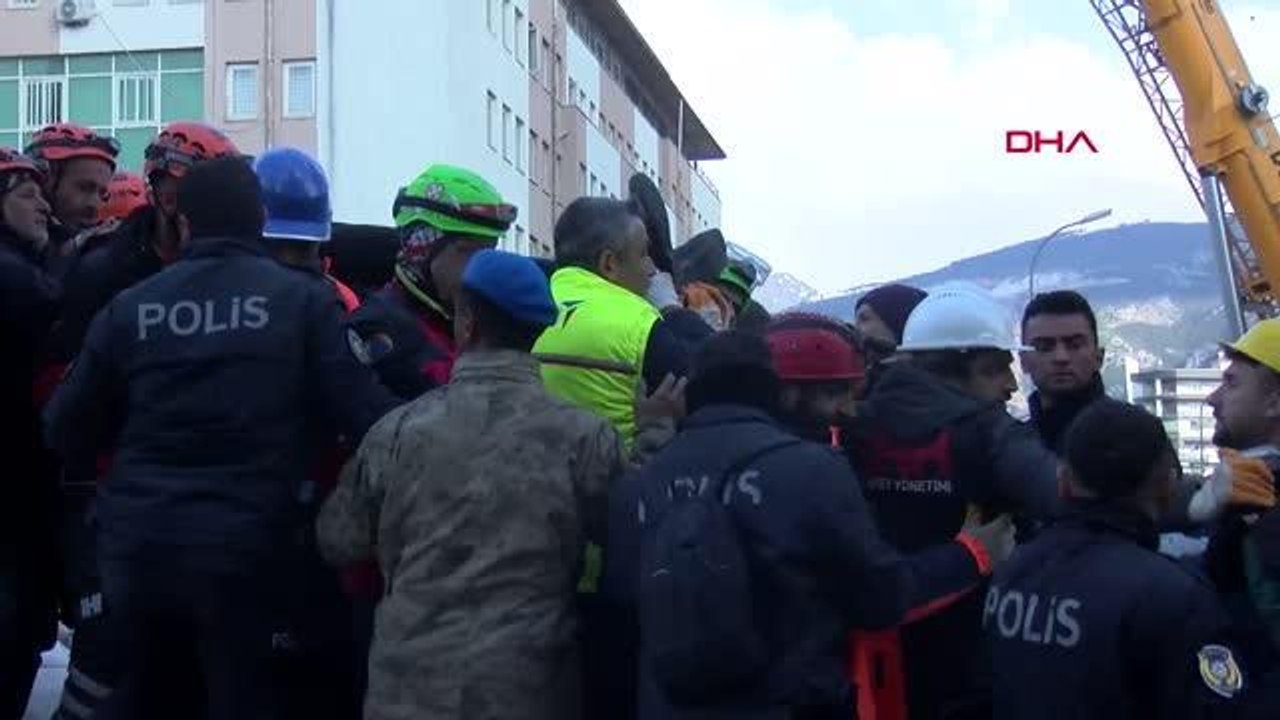 ARZU APARTMANI ENKAZINDAN MURAT-RAZİYE KILINÇ Ç...
