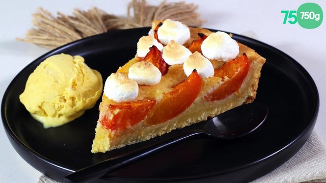 Tarte aux abricots meringuée à la crème d'amandes