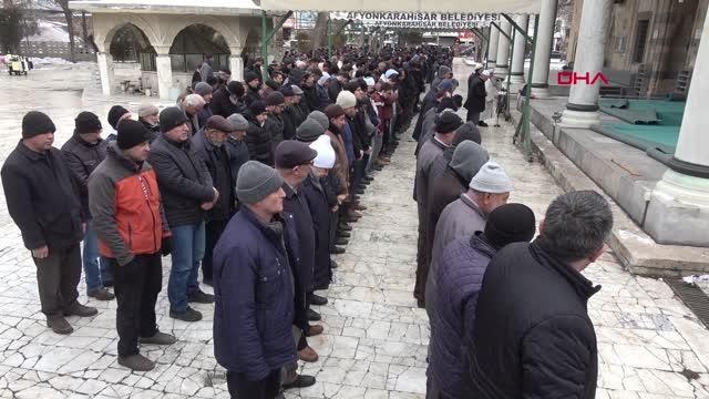 DEPREMDE HAYATINI KAYBEDENLER İÇİN GIYABİ CENAZE NAMAZI KILINDI