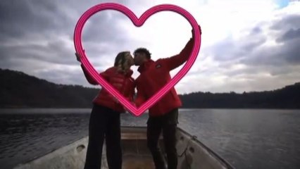 La promessa d'amore di una giovane coppia spopola sui social