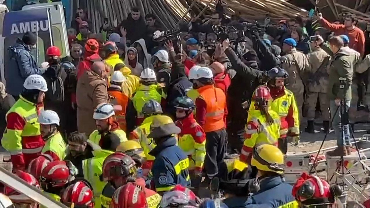 Türkei: Deutsches Team rettet Verschüttete nach über 100 Stunden