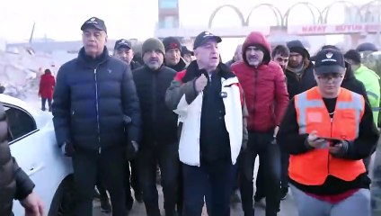 Deprem bölgesinden bir vatandaş gerçeği görmek istiyorsanız morga gidin