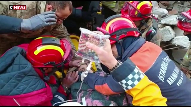 Une petite fille sauvée plus de 100 heures après le tremblement de terre en Turquie