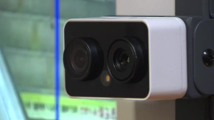 새 학기부터 발열 검사·급식실 칸막이 사라진다 / YTN