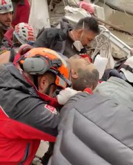 KAZIM, 109 SAAT SONRA ENKAZDAN SAĞ ÇIKARILDI