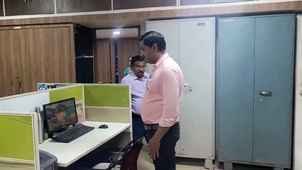 पकड़े गए 19 लेटलतीफ कर्मचारी, संभाग आयुक्त ने थमाया नोटिस