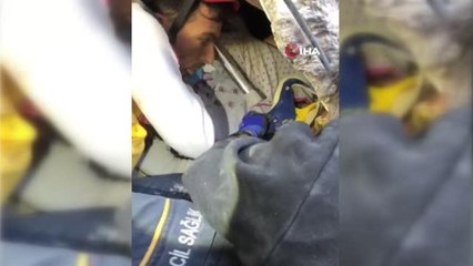 108 saat sonra kurtarılan kadının sağlık ekibine sorduğu ilk soru: "Eşim yaşıyor mu?"