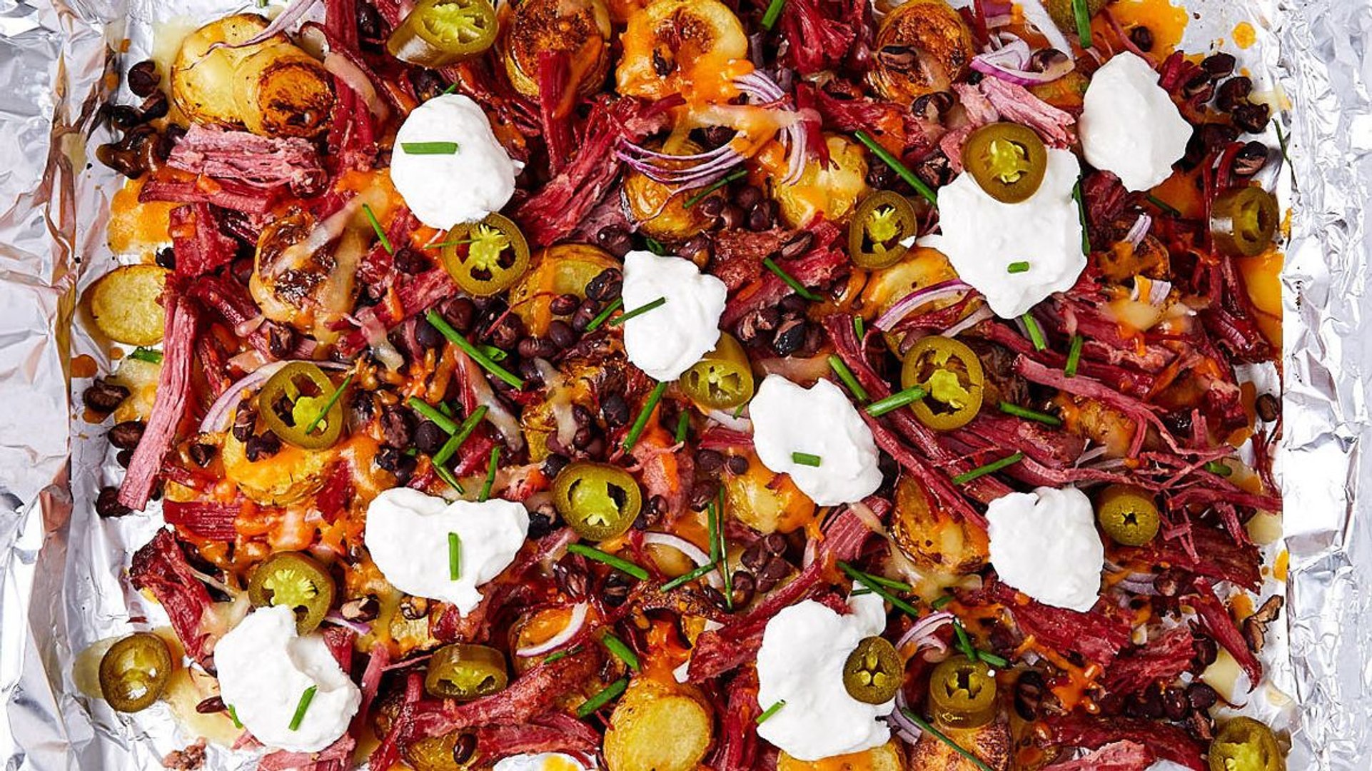 ⁣St. Patrick's Day Nachos Take The Toppings To The Next Level