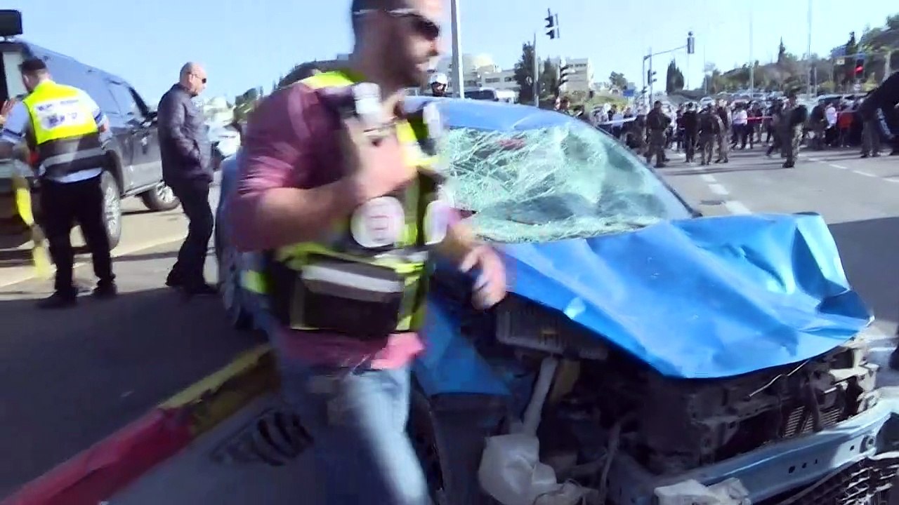 Ataque com carro deixa mortos e feridos em Jerusalém
