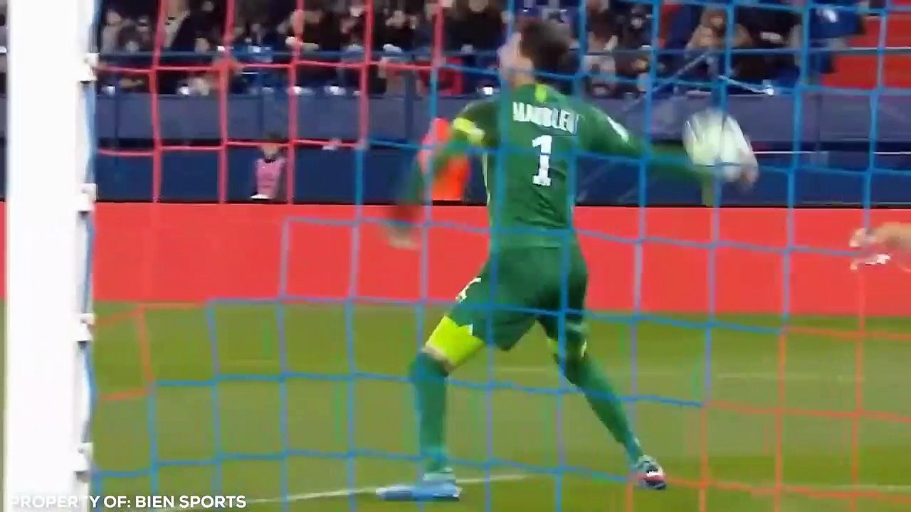 Try Not To Laugh At These Funny Moments in Sports...