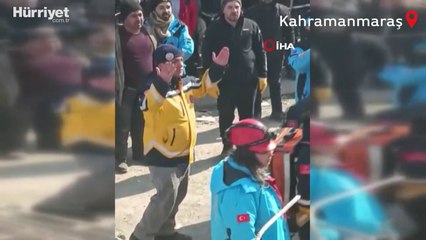 Acil tıp teknisyeninden büyük fedakarlık: Enkaz altındaki kızını bırakıp görevine devam etti