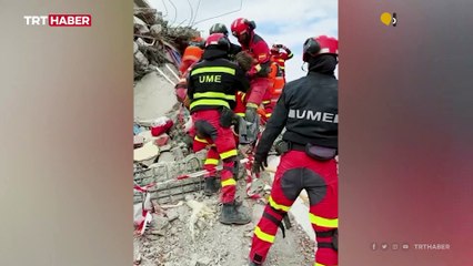 Gaziantep'te 2 yaşındaki Mahsun, ablası ve annesi 106. saatte kurtarıldı