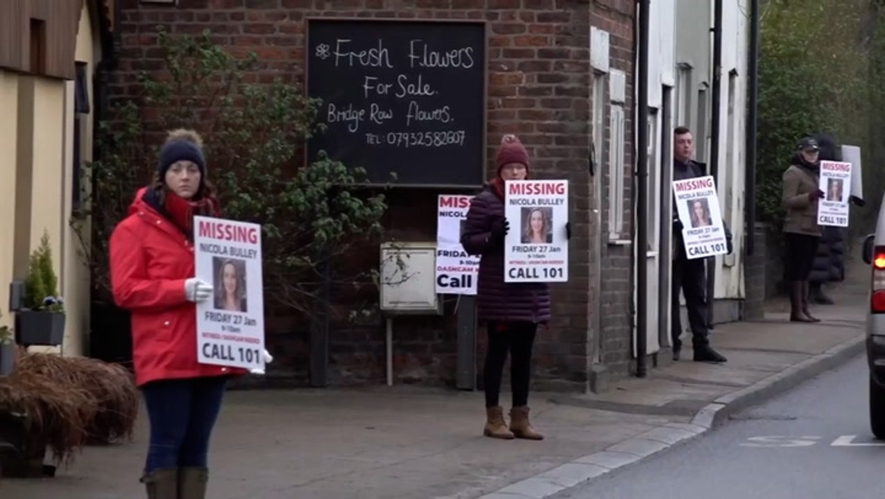 Nicola Bulley’s friends gather for roadside app...