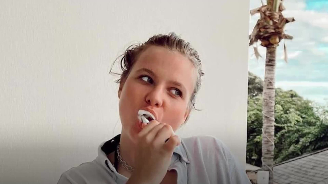 Voici - Victoires de la Musique 2023 : qui est Emma Peters nommée dans la catégorie révélation féminine ?