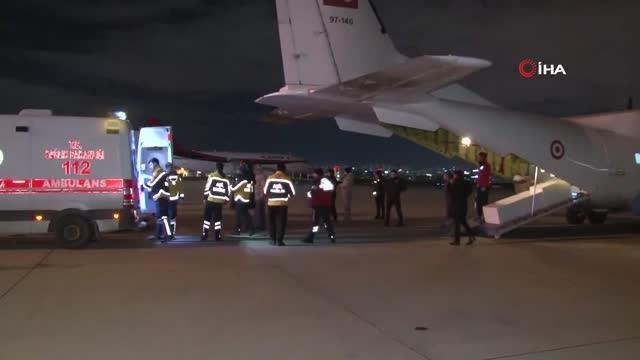 Adana'dan askeri ambulans uçakla İstanbul'a 4 yaralı getirildi