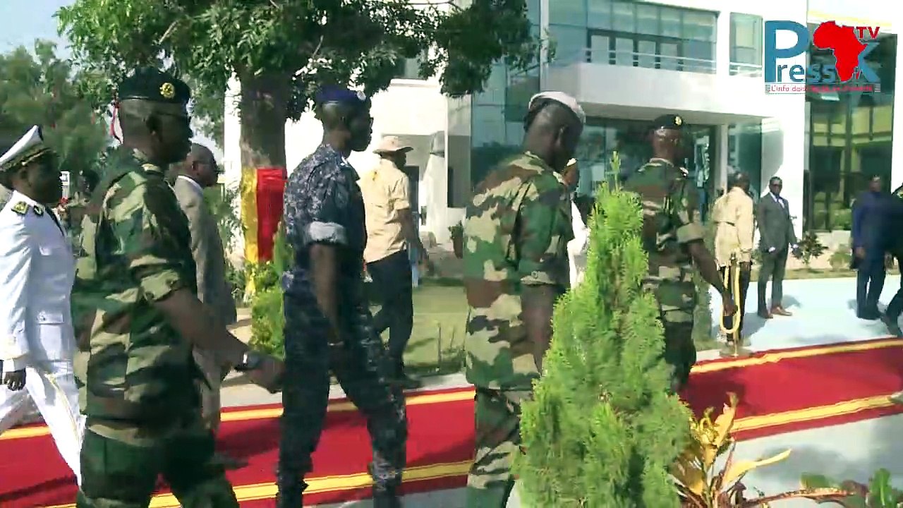 Camp militaire de Thiès : Macky Sall a visité le chantier de l’Académie internationale des métiers de l’aviation civile et inauguré plusieurs installations