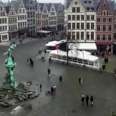 Belçika'da Türkiye ile dayanışma için katedral çanıyla İstiklal Marşı çalındı