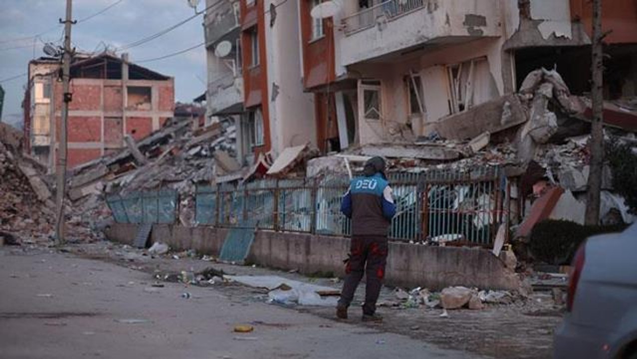 Aile ve Sosyal Hizmetler Bakanlığı çocukların yurtdışına koruyucu ailelere verilmesinin mümkün olmayacağını söyledi