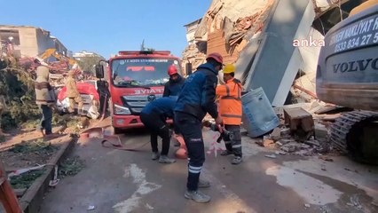 Adıyaman'da 113. saatte enkazdan sağ çıkarıldı