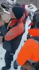 Avukat Cemil Çiçek: Enkazdan çocuk sesi gelmesine rağmen "valinin tanıdığı var" diye AFAD görevlileri enkazı terk ediyor