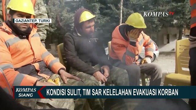 Kondisi Sulit dan Suhu Dingin Buat Tim SAR Kelelahan Evakuasi Korban Gempa Turki