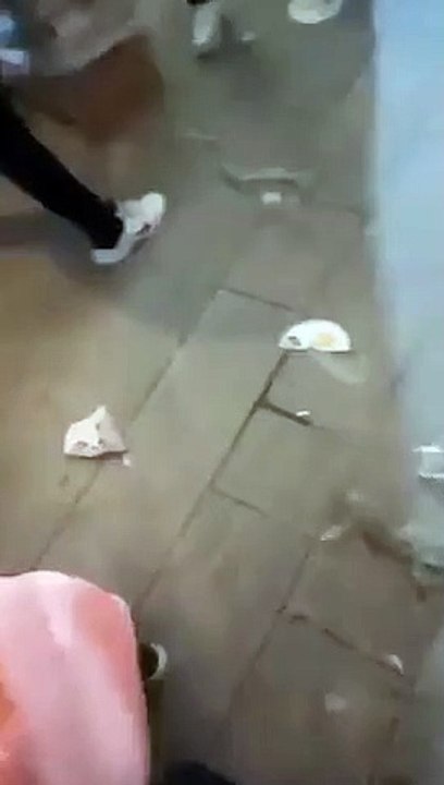 CHP'li Fikri Sağlar: Yurttaşların gönderdiği yardım kolilerine AKP logosu yapıştırıyorlar!