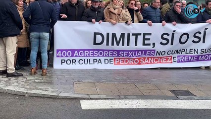 El PP valenciano protesta contra Sánchez y la ministra por la ley Montero: "Dimite sí o sí"