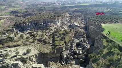 Hatay'daki zeytinlik ikiye bölündü devasa yarıklar oluştu!