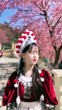 Cuộc sống hiện tại nhiều thay đổi của cô bé bán lê sau 5 năm nổi tiếng