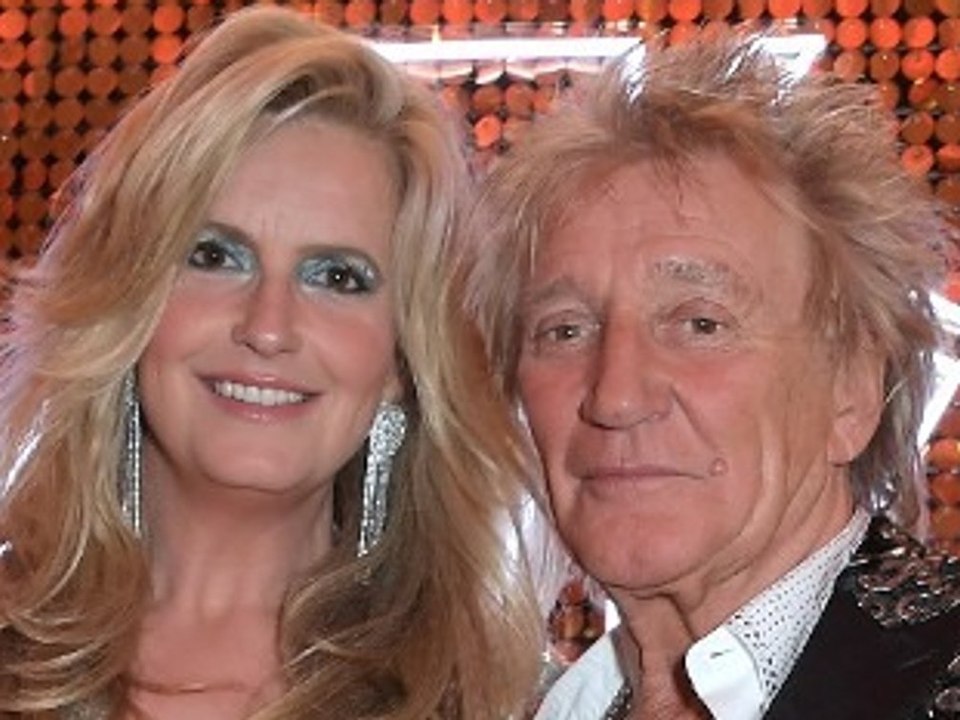 Krönung von Charles III.: Rod Stewarts Frau im Polizeieinsatz